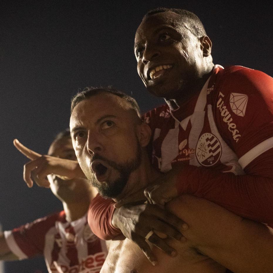 Gol de Paulo Sérgio -Náutico 2x1 Brusque