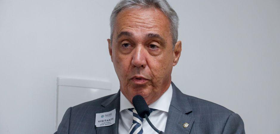 Presidente da FPF participa de audiência pública na Alepe