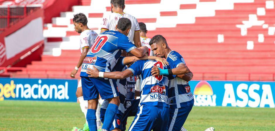 Jaguar vence e rebaixa Petrolina e Afogados