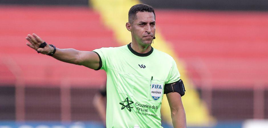 Cruzeiro x Palmeiras se enfrentam pela liderança do Brasileirão com Rodrigo Pereira no apito