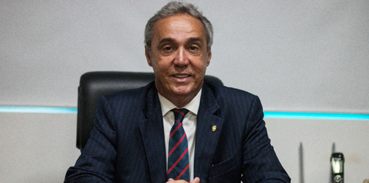 Evandro Carvalho é reeleito presidente da FPF