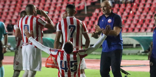 Náutico vence o Sampaio Corrêa e retorna ao G4