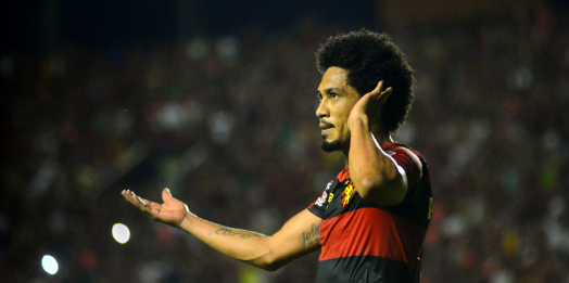 Sport enfrenta o Paraná na Ilha do Retiro