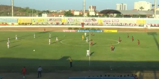 Salgueiro leva gol no fim do Guarany, mas vira líder da Série D