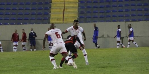 Náutico encerra jejum, derrota Oeste e alivia pressão na Série B