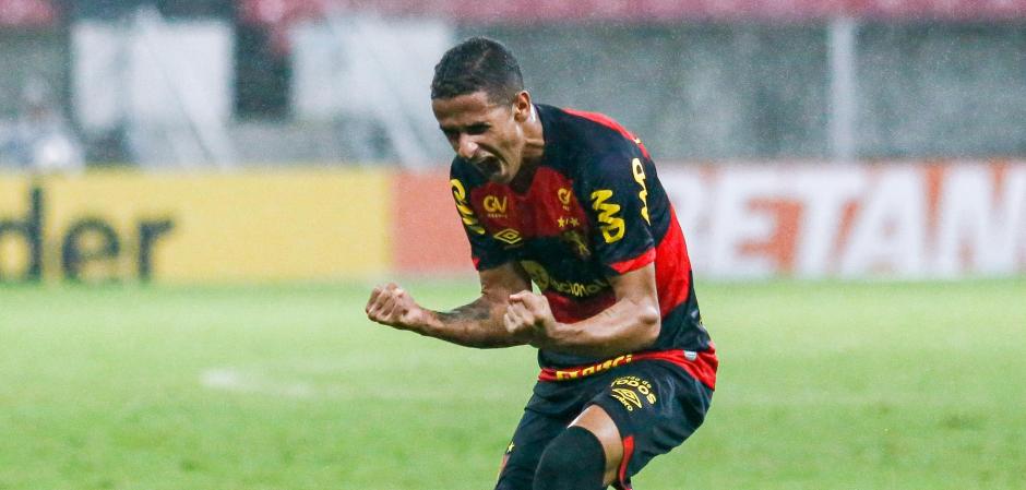 Sport vence a Ponte Preta de virada