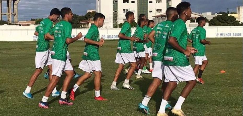 Petrolina aposta na base do ano passado para buscar acesso na A2