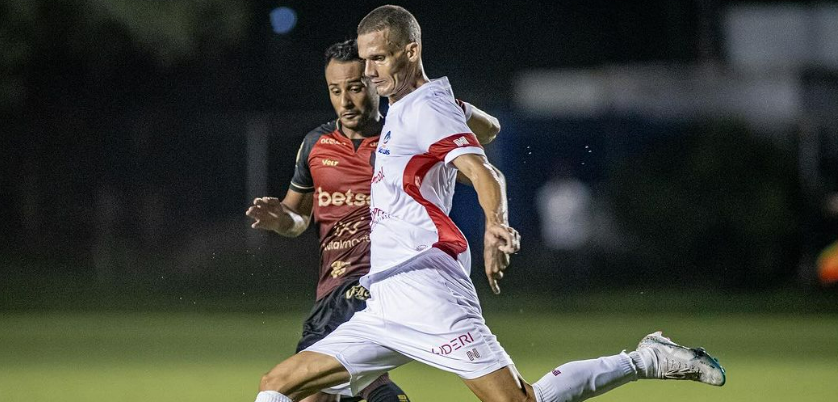 Náutico e Vitória ficam no empate por 1x1 no Barradão